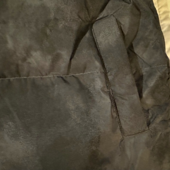 NWT Fabletics Essential Puffer, small - Picture 6 of 11